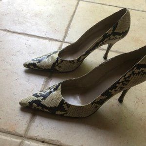 Stuart Weitzman. Women's shoes 8.5